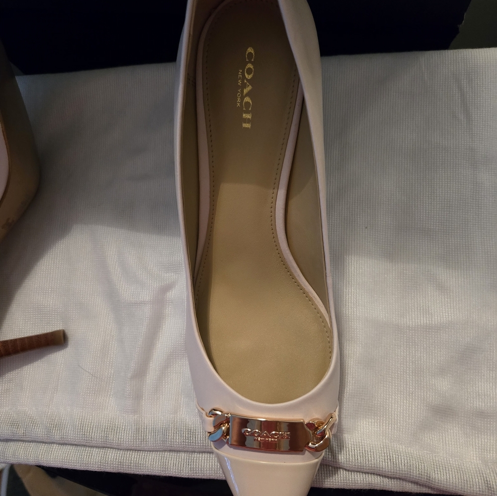 Coach Women's Ivory Pumps - Picture 6 of 9